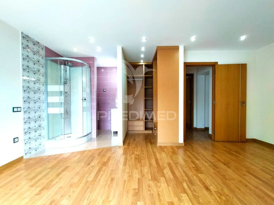 Moradia T6 para Venda em Bidoeira de Cima Foto 38