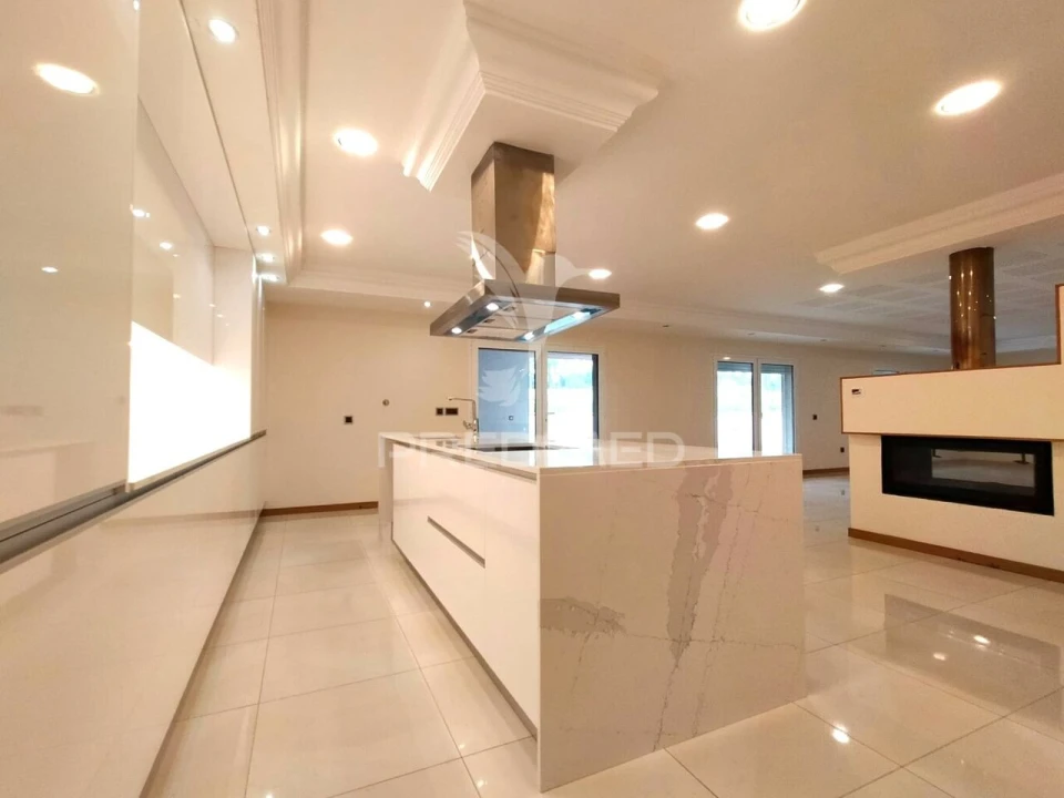 Moradia T6 para Venda em Bidoeira de Cima Foto 7