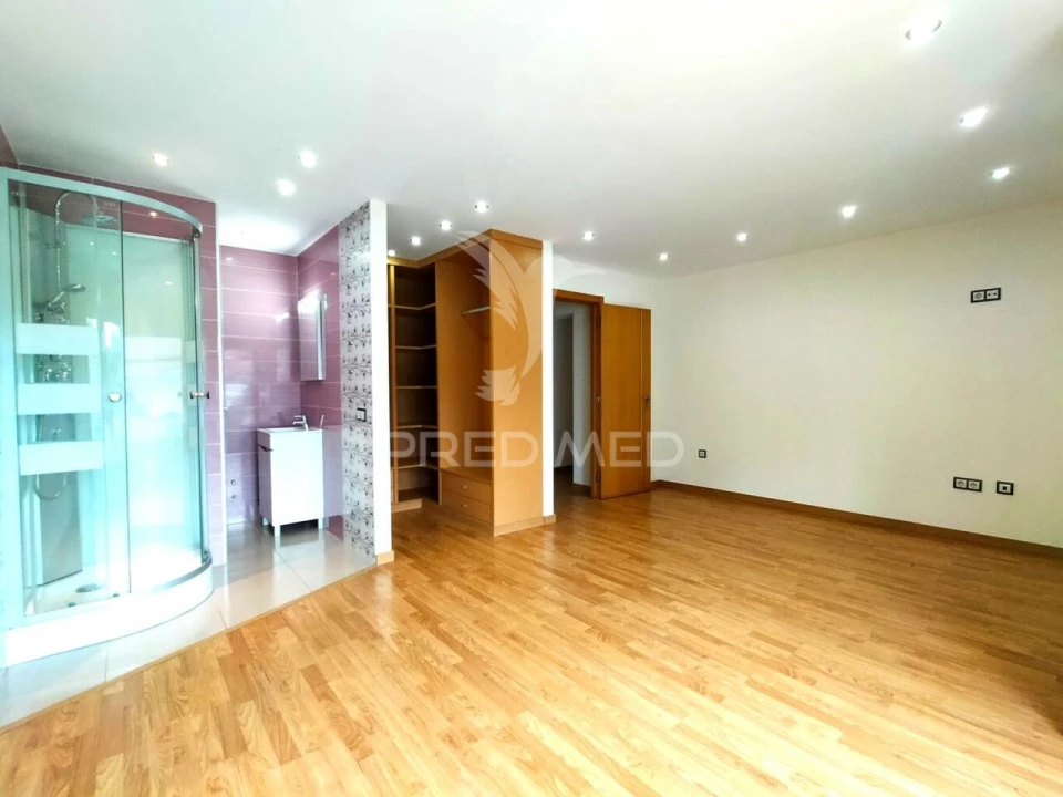 Moradia T6 para Venda em Bidoeira de Cima Foto 18