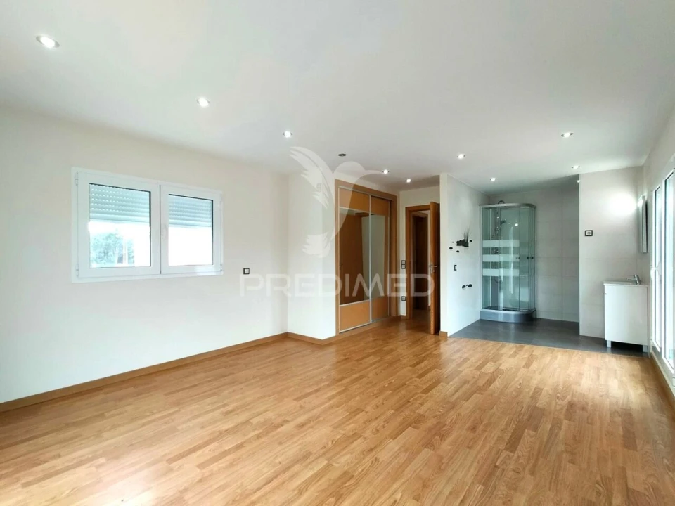 Moradia T6 para Venda em Bidoeira de Cima Foto 15