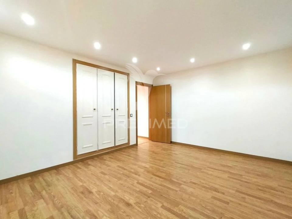 Moradia T6 para Venda em Bidoeira de Cima Foto 14