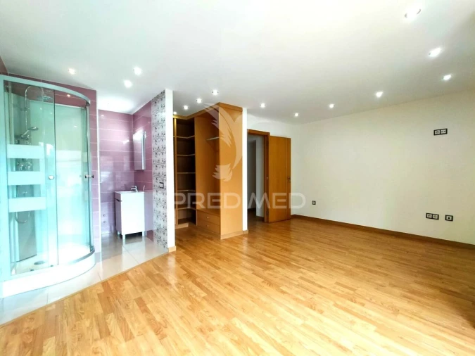 Moradia T6 para Venda em Bidoeira de Cima Foto 18