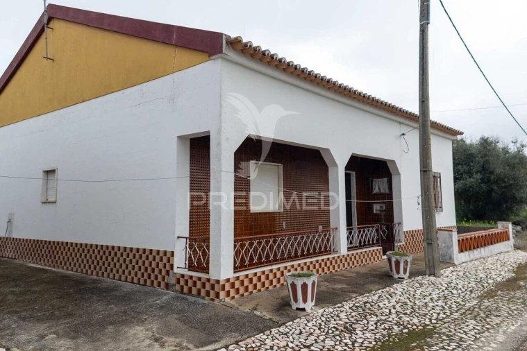 Moradia T3 para Venda em Capelins (Santo Antonio) Foto 4