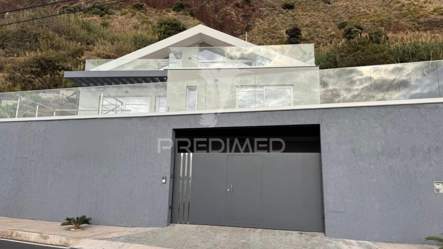 Moradia T4 para Venda em Paul do Mar Foto 9