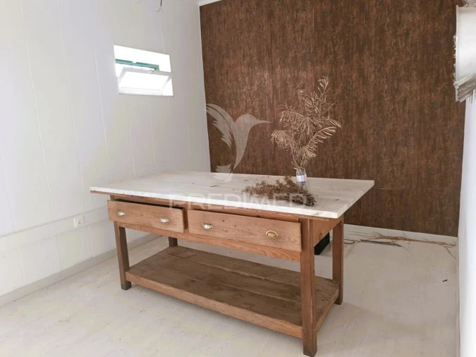 Armazém para Venda em Montoito