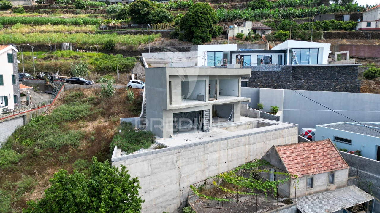 Moradia T3 para Venda em Canhas Foto 8