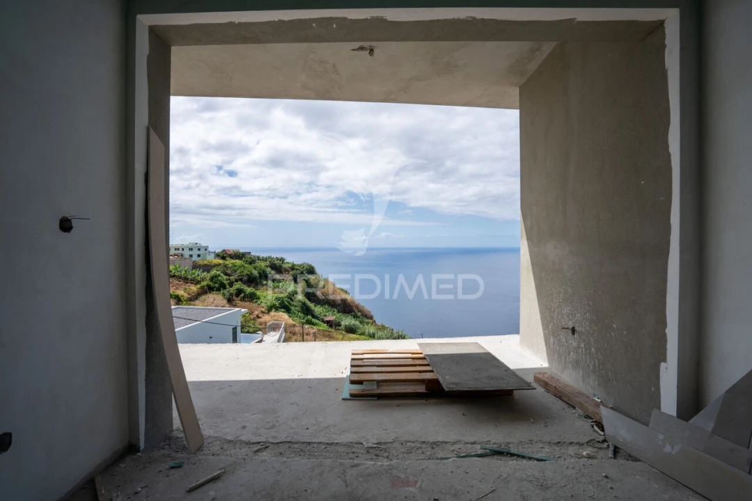 Moradia T3 para Venda em Canhas Foto 7