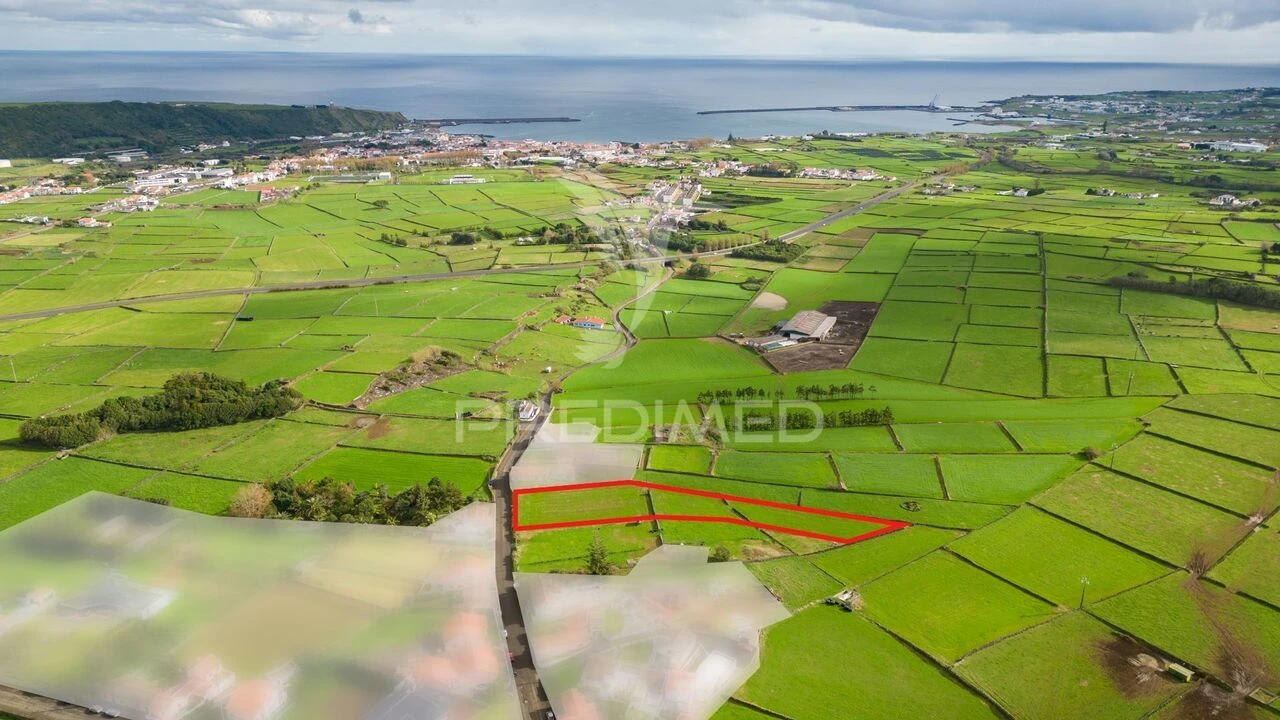 Terreno para Venda em Praia da Vitoria (Santa Cruz) Foto 6