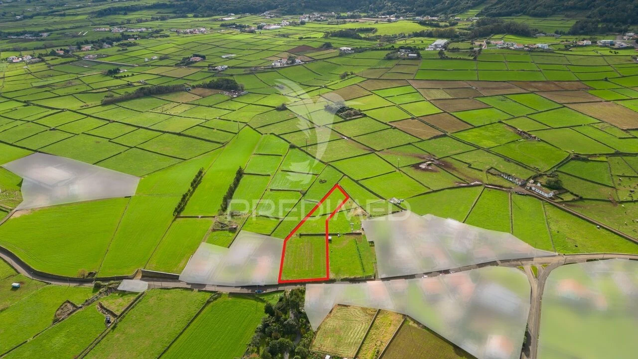 Terreno para Venda em Praia da Vitoria (Santa Cruz) Foto 5