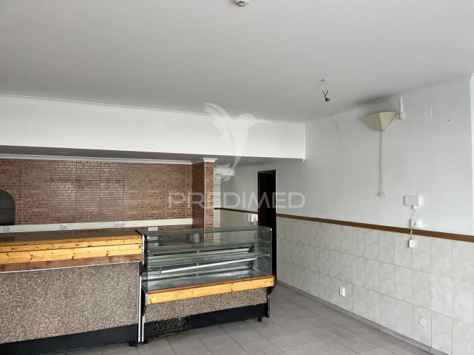 Loja para Arrendamento em Olhão Foto 2