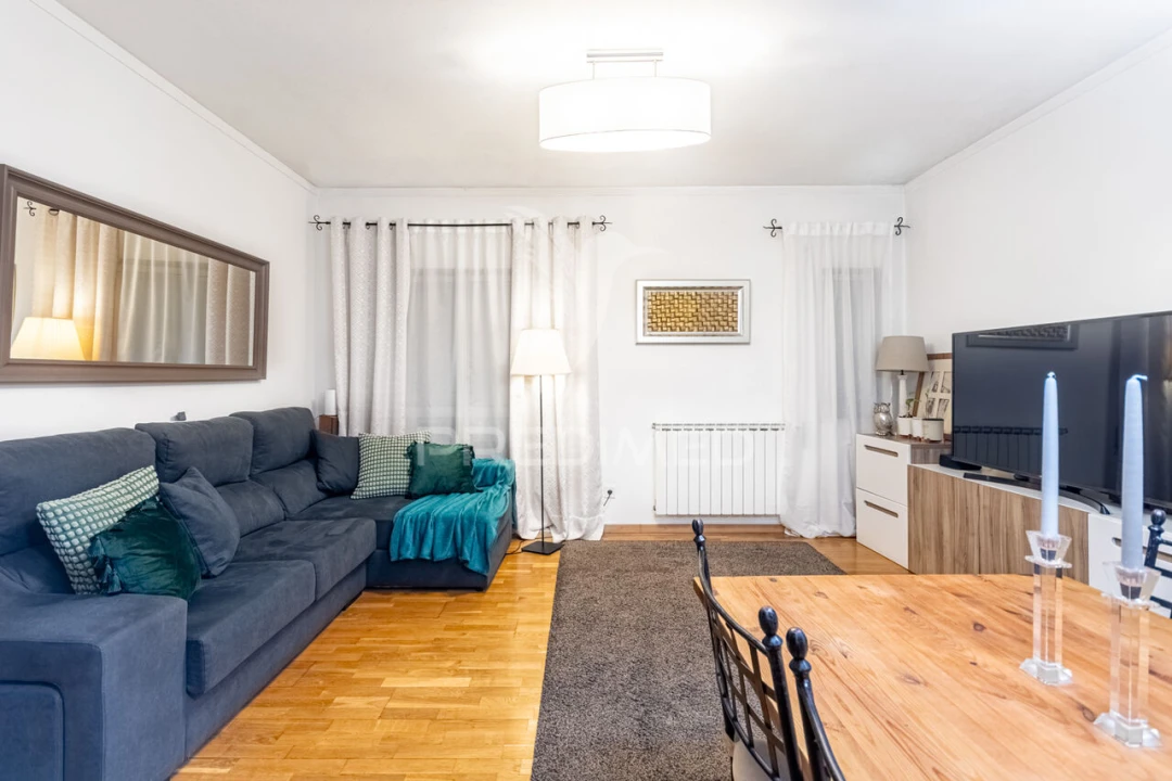 Apartamento T3 para Venda em São Domingos de Benfica Foto 1