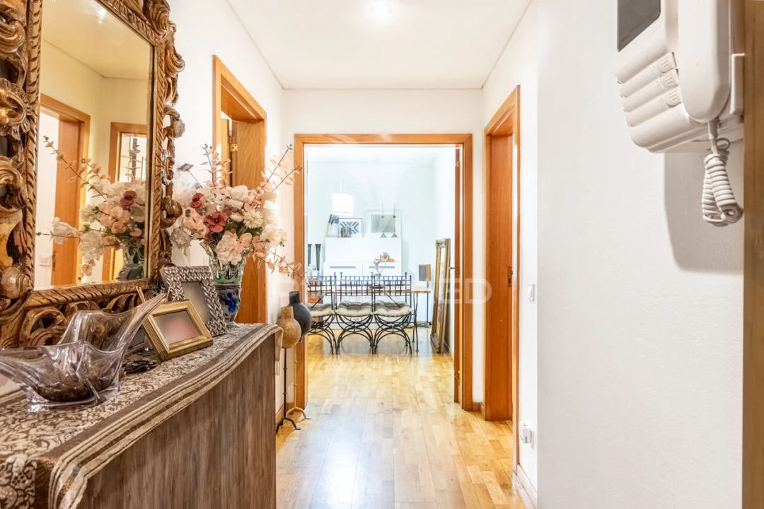 Apartamento T3 para Venda em São Domingos de Benfica Foto 5