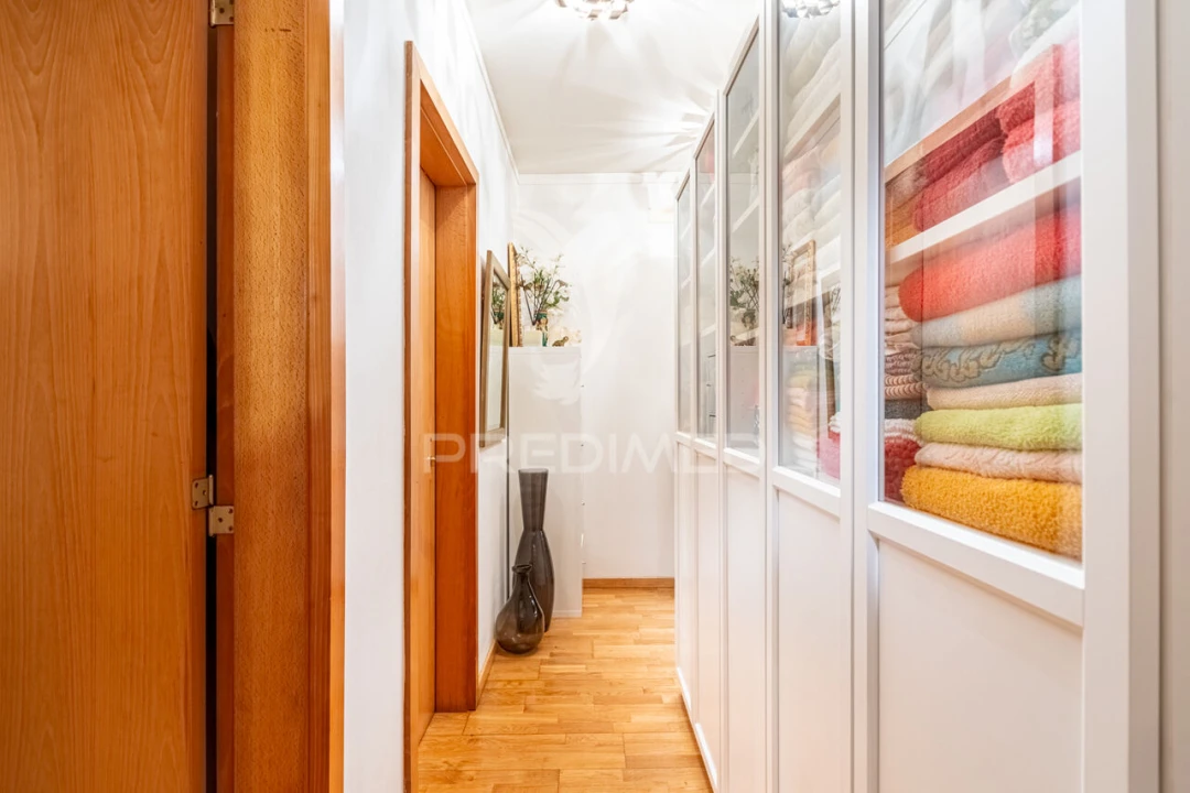 Apartamento T3 para Venda em São Domingos de Benfica Foto 11