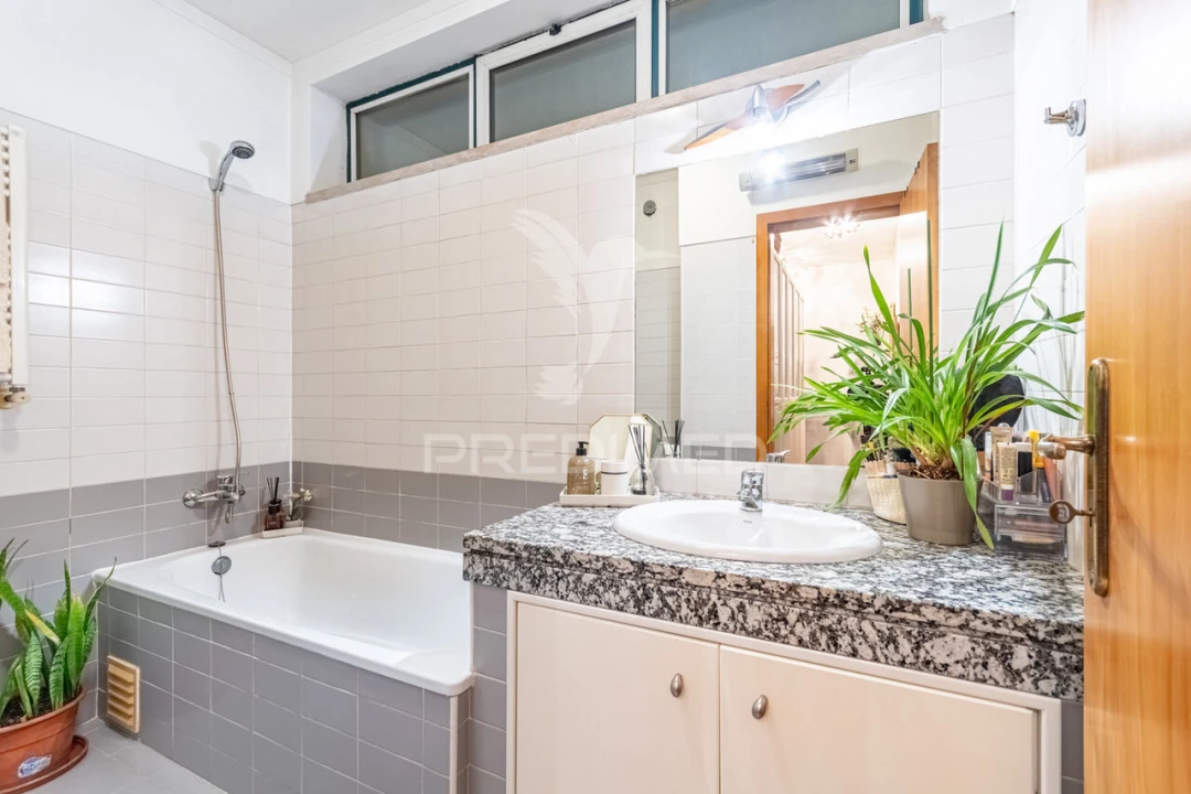 Apartamento T3 para Venda em São Domingos de Benfica Foto 18