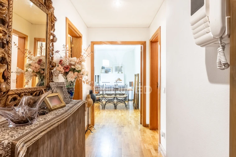 Apartamento T3 para Venda em São Domingos de Benfica Foto 5