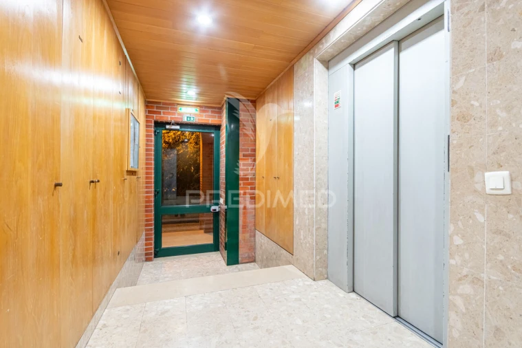 Apartamento T3 para Venda em São Domingos de Benfica Foto 22