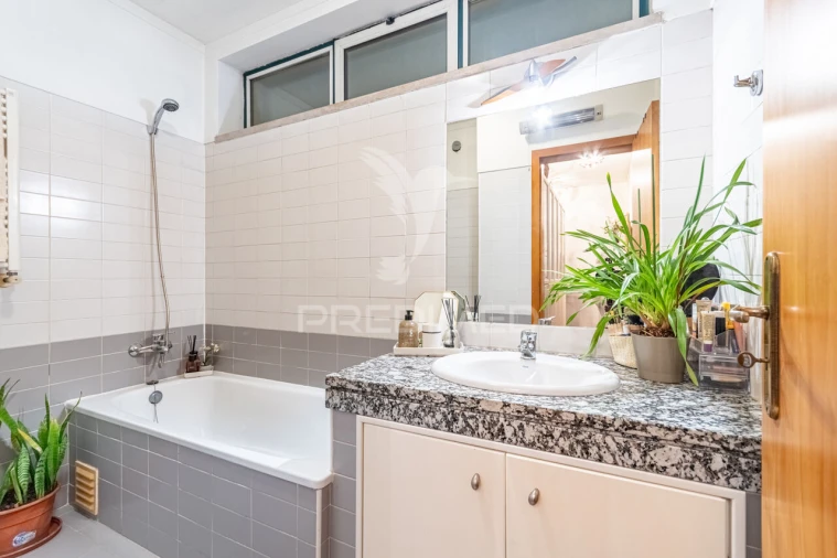 Apartamento T3 para Venda em São Domingos de Benfica Foto 18