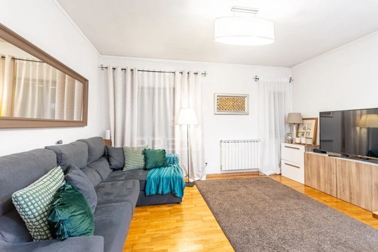 Apartamento T3 para Venda em São Domingos de Benfica Foto 8