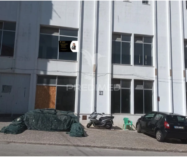 Armazém para Venda em Amora Foto 1