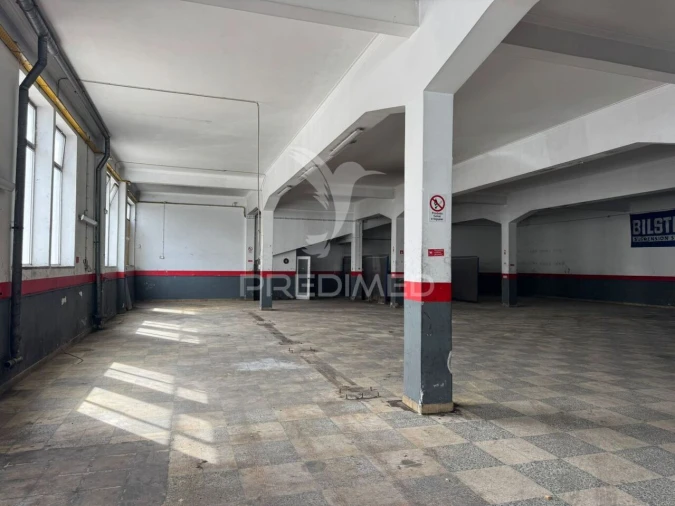 Armazém para Venda em Amora Foto 4