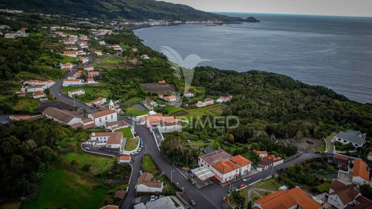Prédio para Trespasse em Lajes do Pico Foto 23