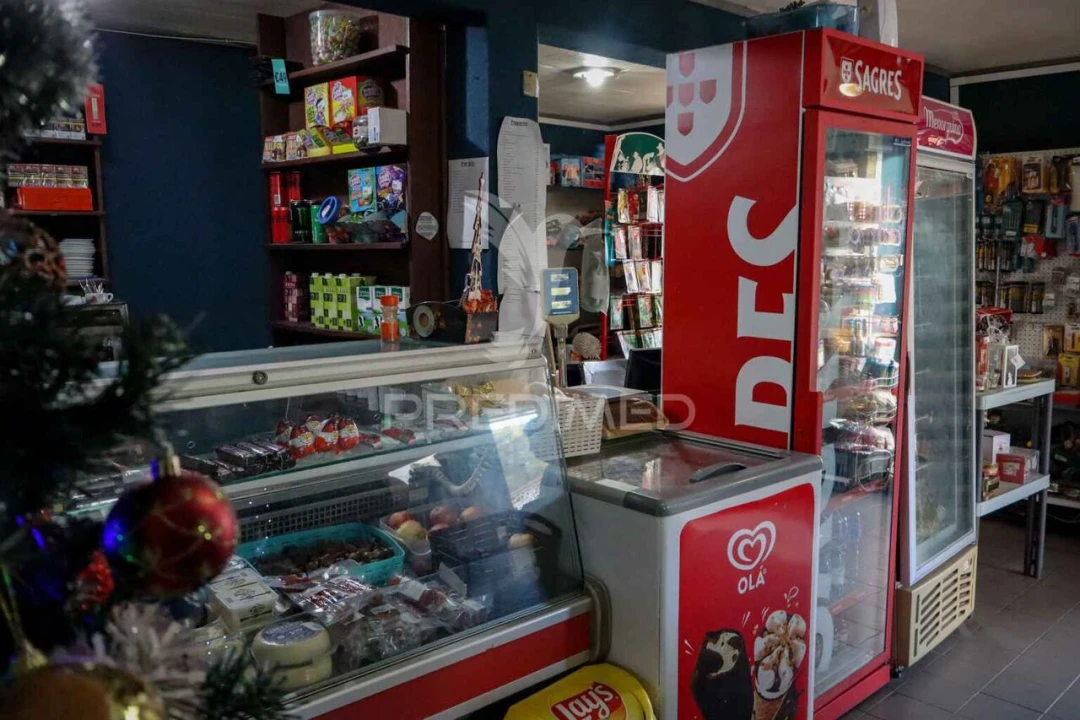 Prédio para Trespasse em Lajes do Pico Foto 7