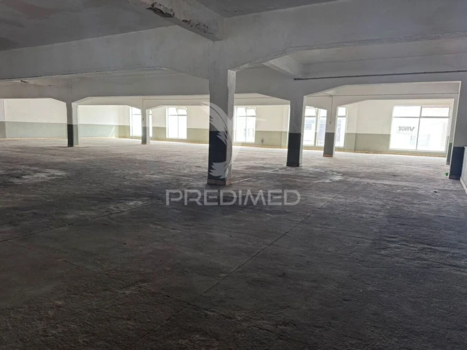 Armazém para Venda em Amora Foto 3