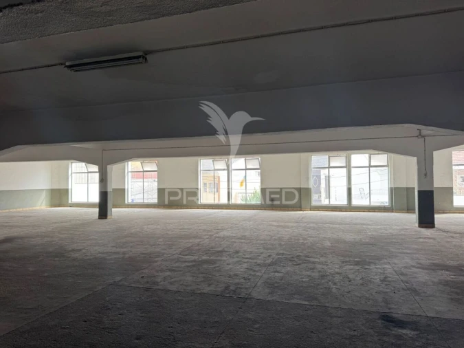 Armazém para Venda em Amora Foto 9