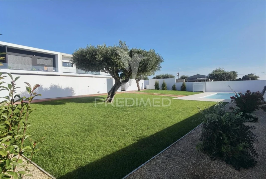 Moradia T4 para Venda em Nossa Sra de Fatima Foto 9