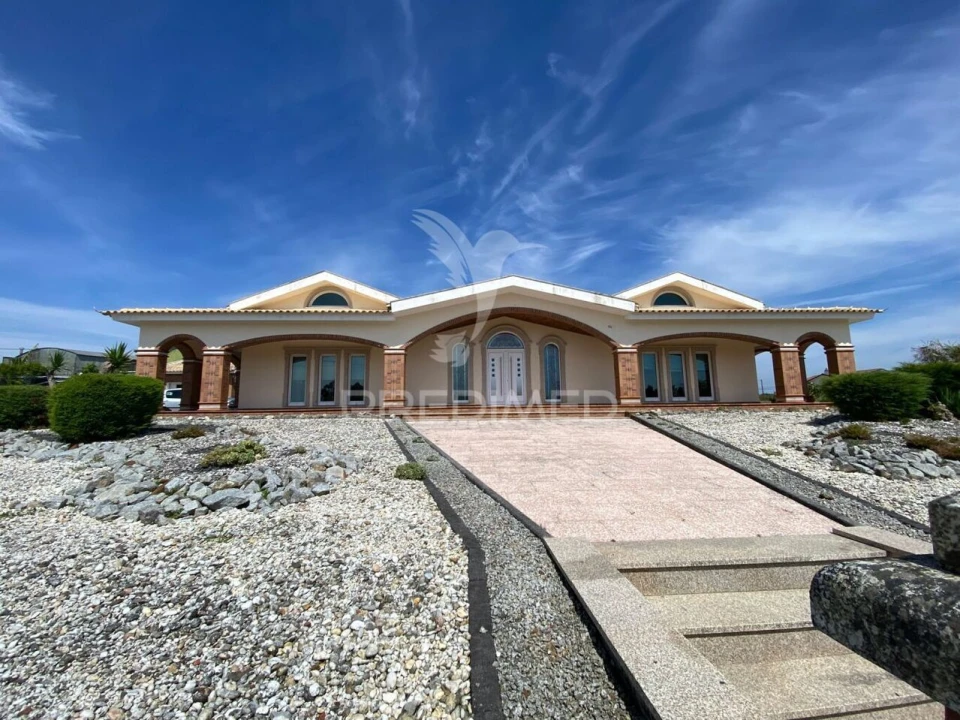 Moradia T4 para Venda em Requeixo, Nossa Senhora de Fátima e Nariz Foto 1