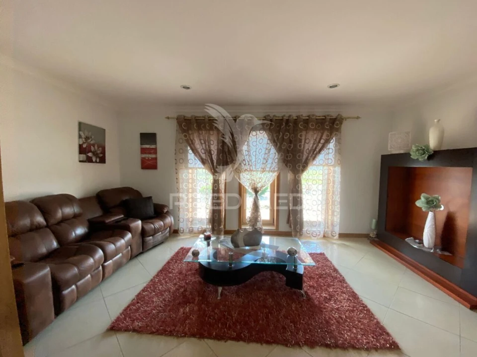 Moradia T4 para Venda em Requeixo, Nossa Senhora de Fátima e Nariz Foto 5