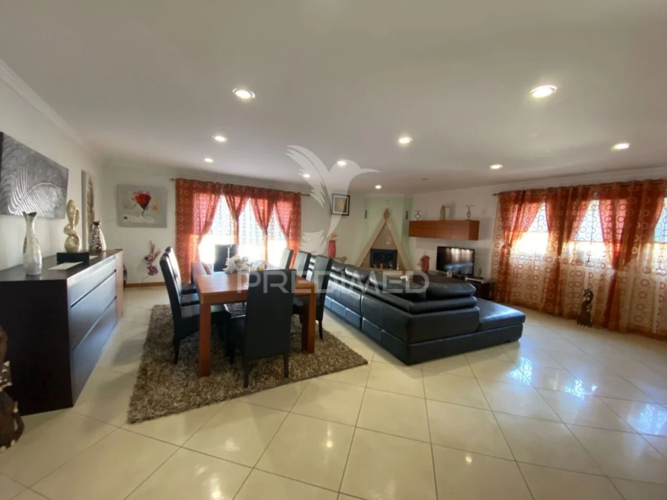 Moradia T4 para Venda em Requeixo, Nossa Senhora de Fátima e Nariz Foto 9