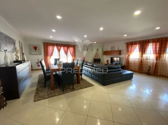 Moradia T4 para Venda em Requeixo, Nossa Senhora de Fátima e Nariz Foto 6