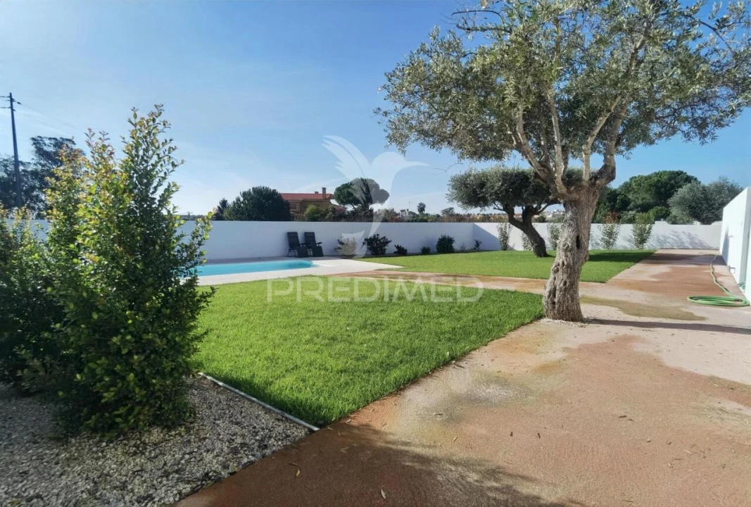 Moradia T4 para Venda em Nossa Sra de Fatima Foto 4