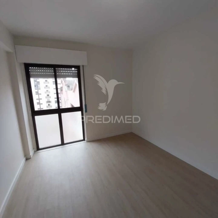 Apartamento T2 para Venda em Algueirão-Mem Martins Foto 23