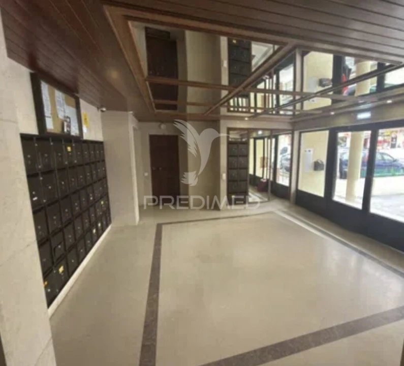 Apartamento T2 para Venda em Algueirão-Mem Martins Foto 3