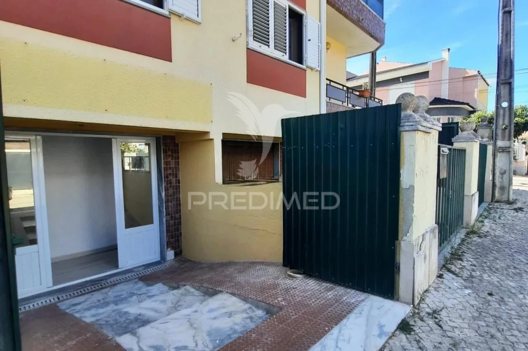 Apartamento T1 para Venda em Corroios Foto 14