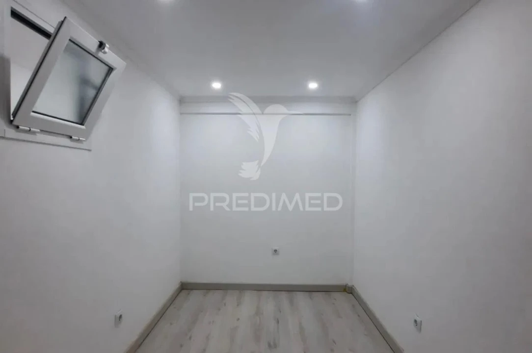 Apartamento T1 para Venda em Corroios Foto 23