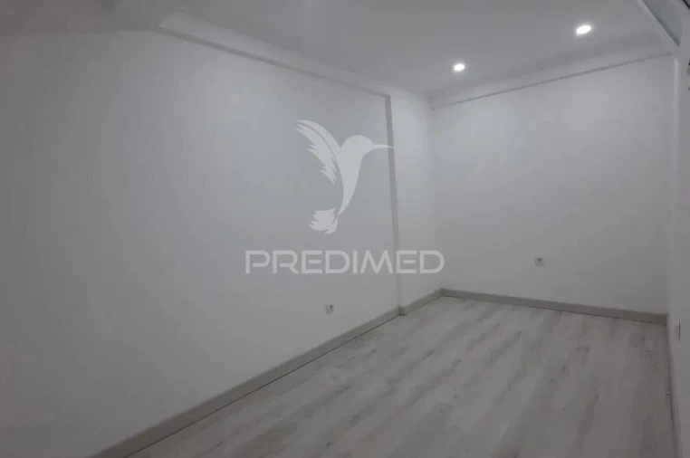 Apartamento T1 para Venda em Corroios Foto 22