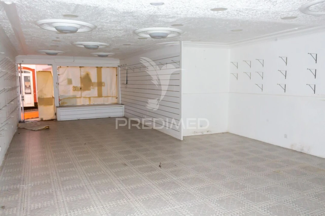 Moradia T4 para Venda em Praia da Vitoria (Santa Cruz) Foto 31