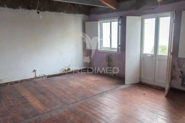 Moradia T4 para Venda em Praia da Vitoria (Santa Cruz) Foto 3