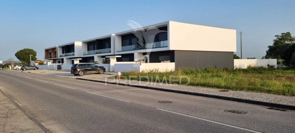 Moradia T4 para Venda em Nossa Sra de Fatima Foto 2