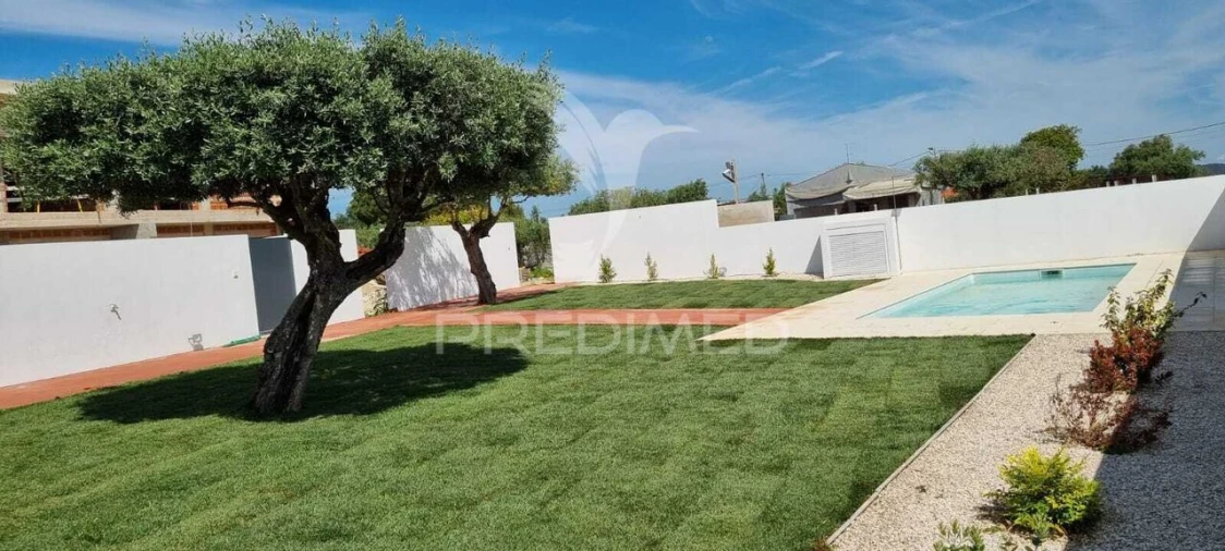 Moradia T4 para Venda em Nossa Sra de Fatima Foto 7