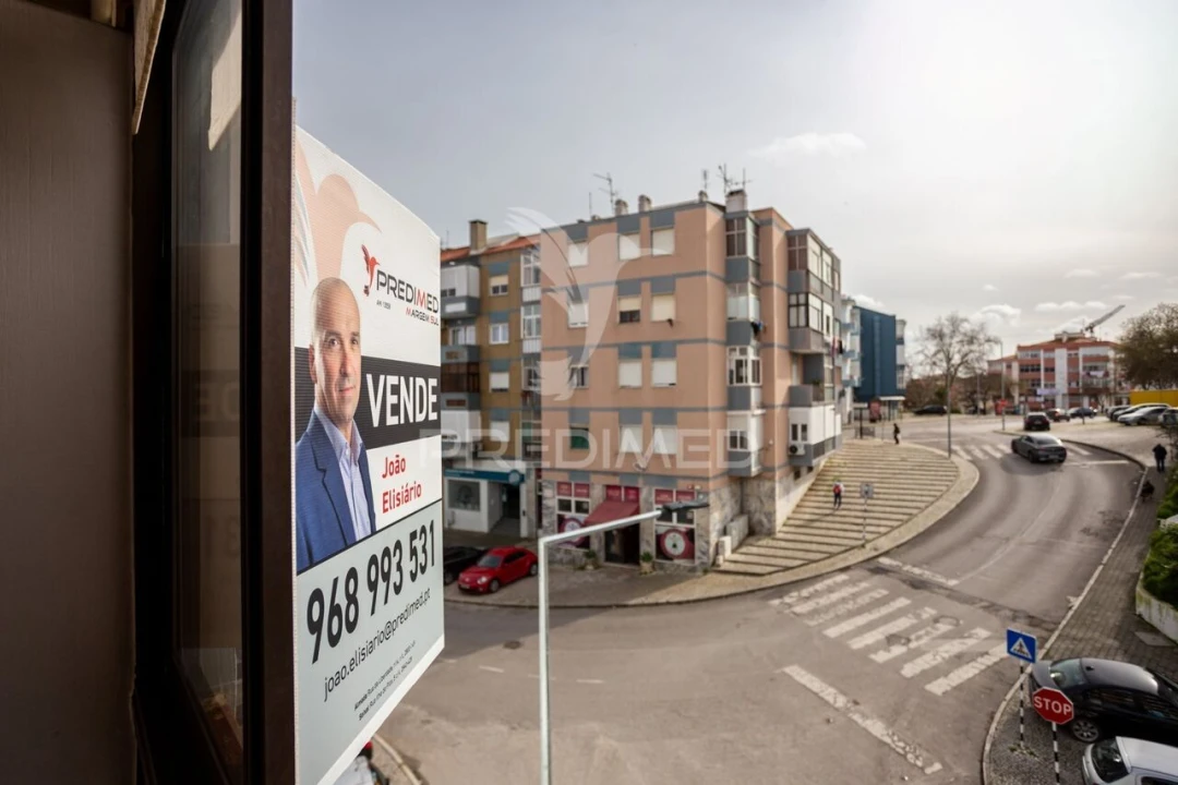 Apartamento T2 para Venda em Amora Foto 16