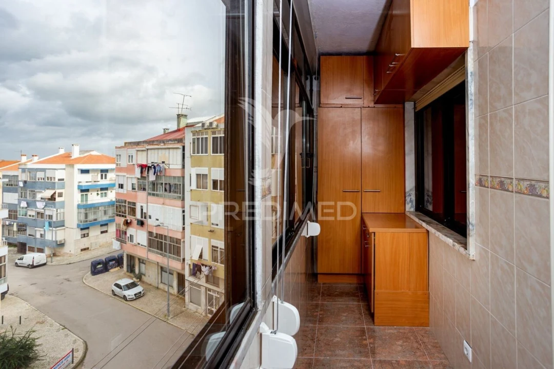 Apartamento T2 para Venda em Amora Foto 3