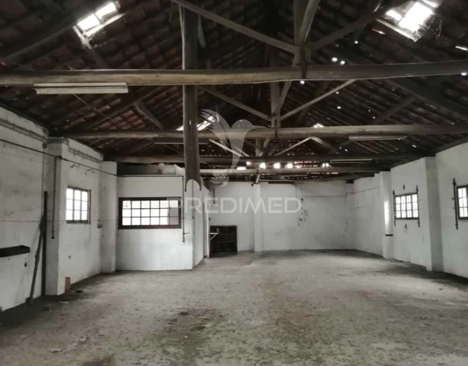 Armazém para Venda em Vilarinho do Bairro Foto 3