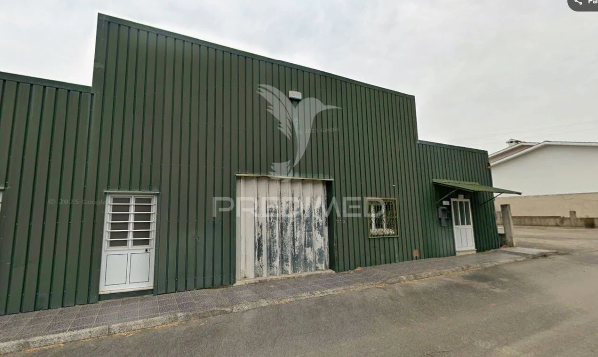 Armazém para Venda em Valongo do Vouga Foto 2