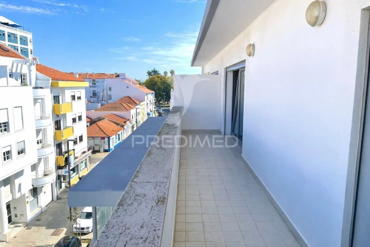 Apartamento T3 para Venda em Sines Foto 6