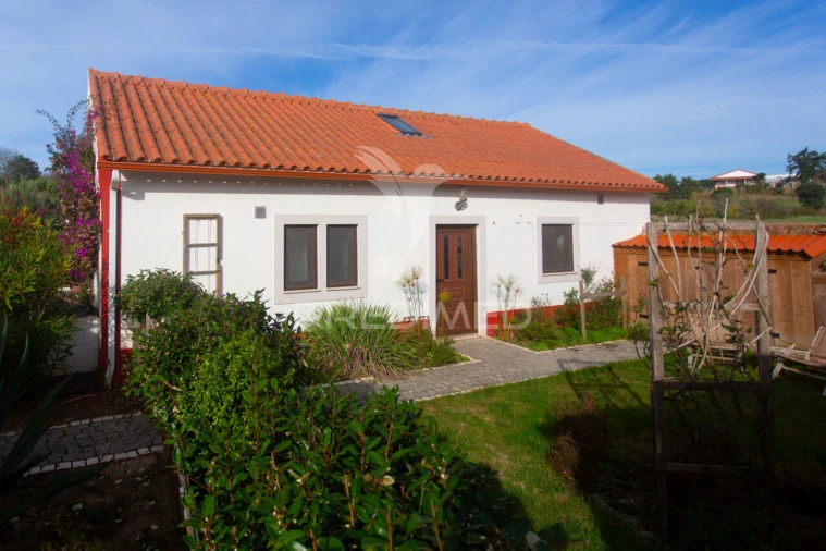 Moradia T5 para Venda em Santa Maria, São Pedro e Sobral da Lagoa Foto 2