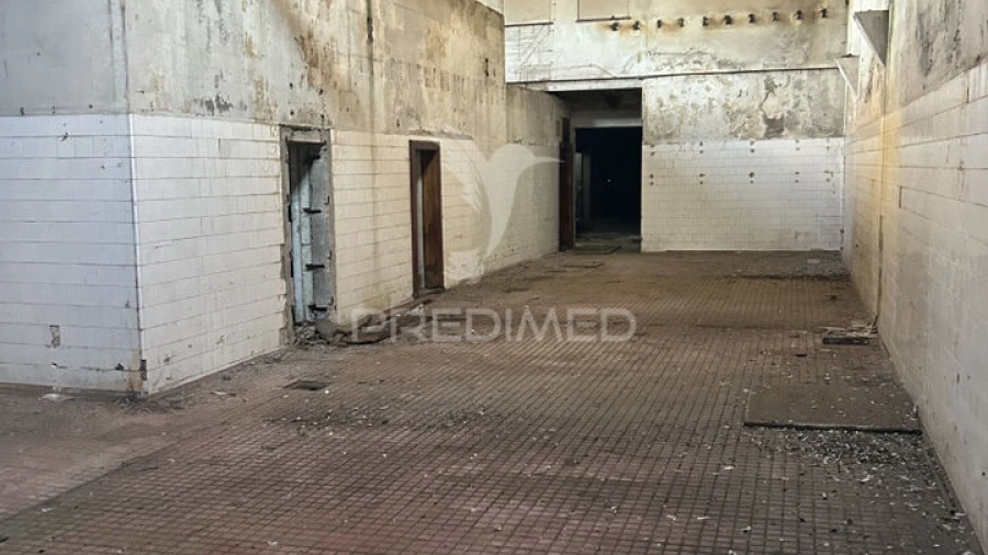 Armazém para Venda em Milheiros